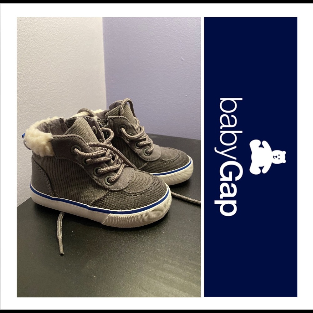 NWT faux shearling high tops -  Toddler Sz…
